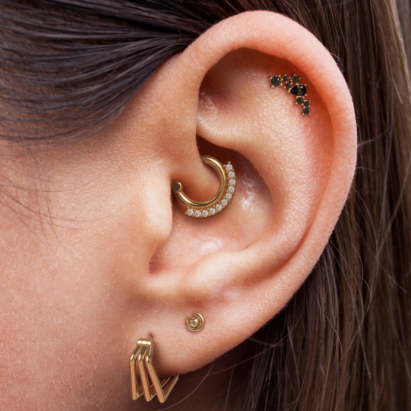 14K Gold Scattered Black Diamond Curved Threadless End