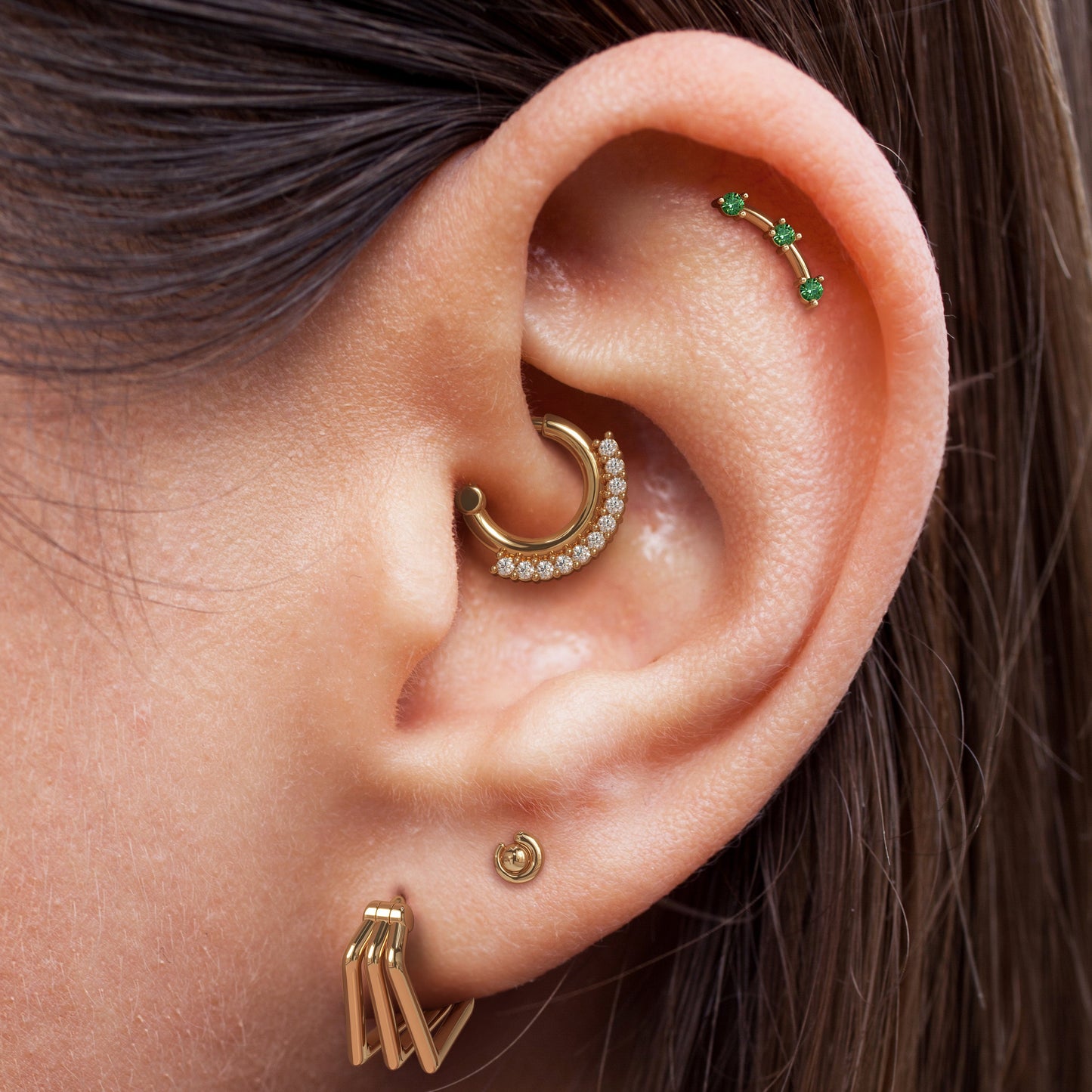 14K Gold Trio Round Emerald Curved Threadless End